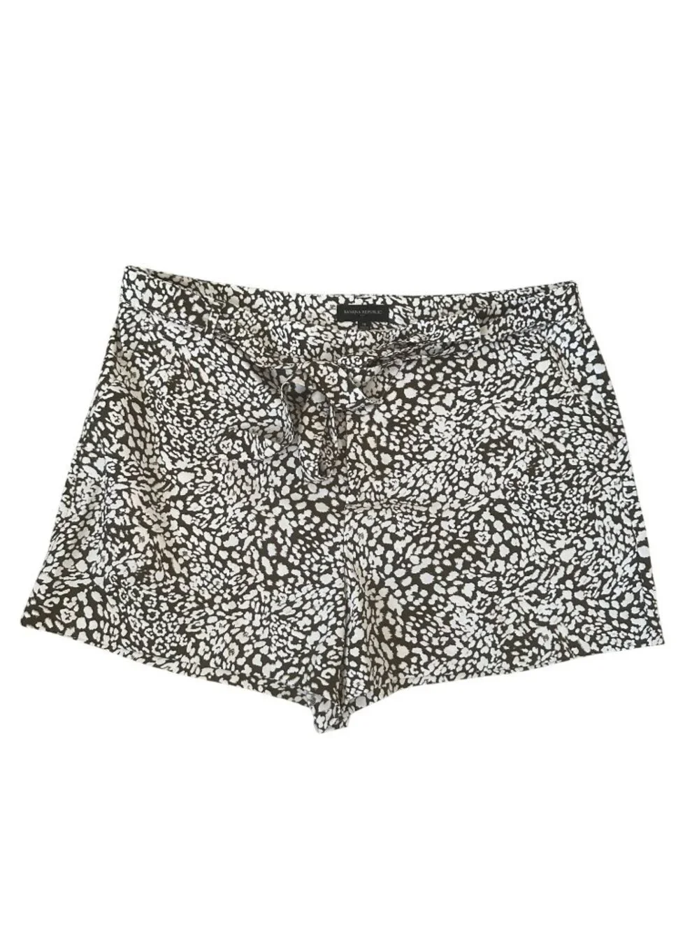 BANANA REPUBLIC Brown White Animal Print Belted Shorts Size 18